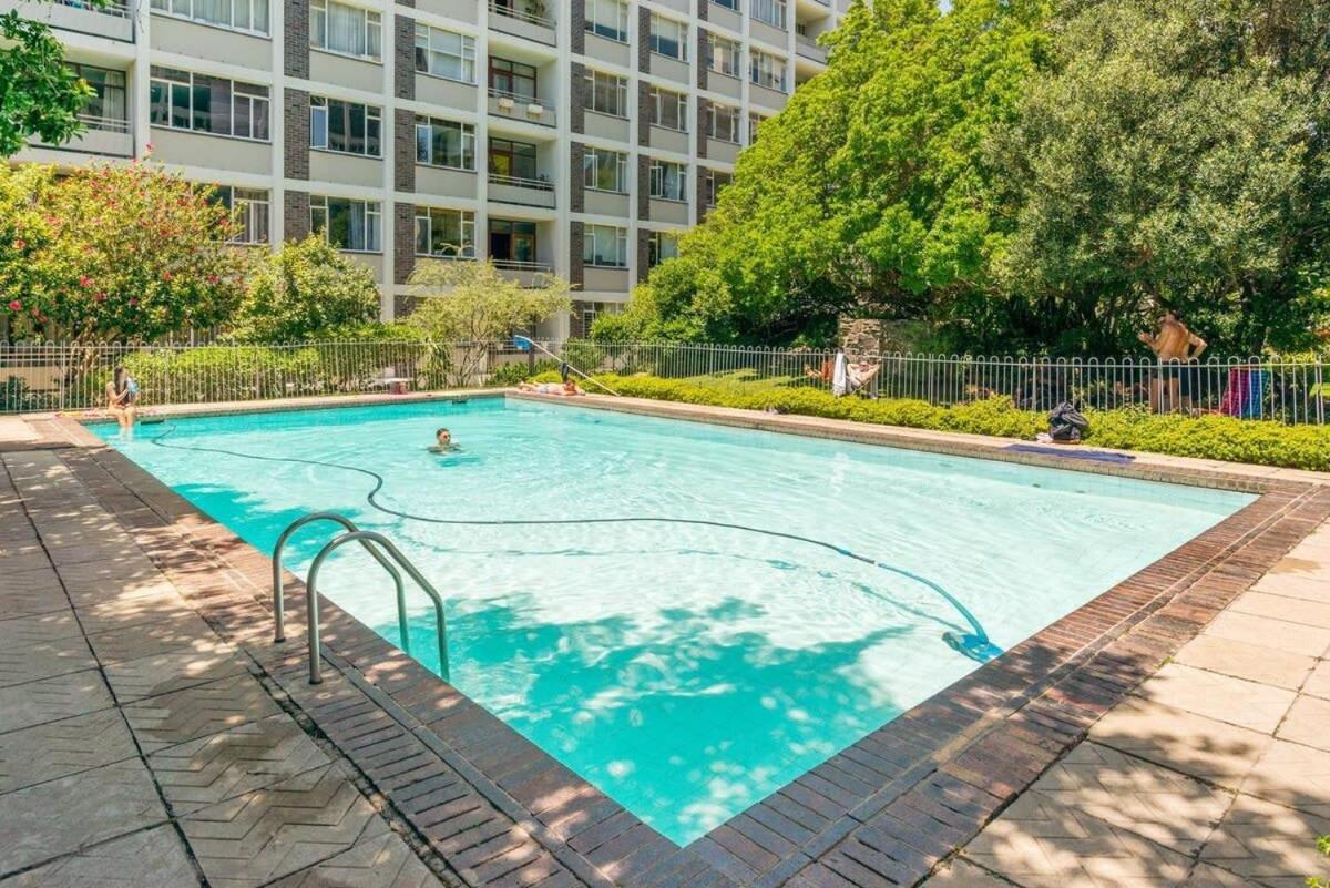 Tranquil Garden Studio With Pool Mountain Views ケープタウン エクステリア 写真