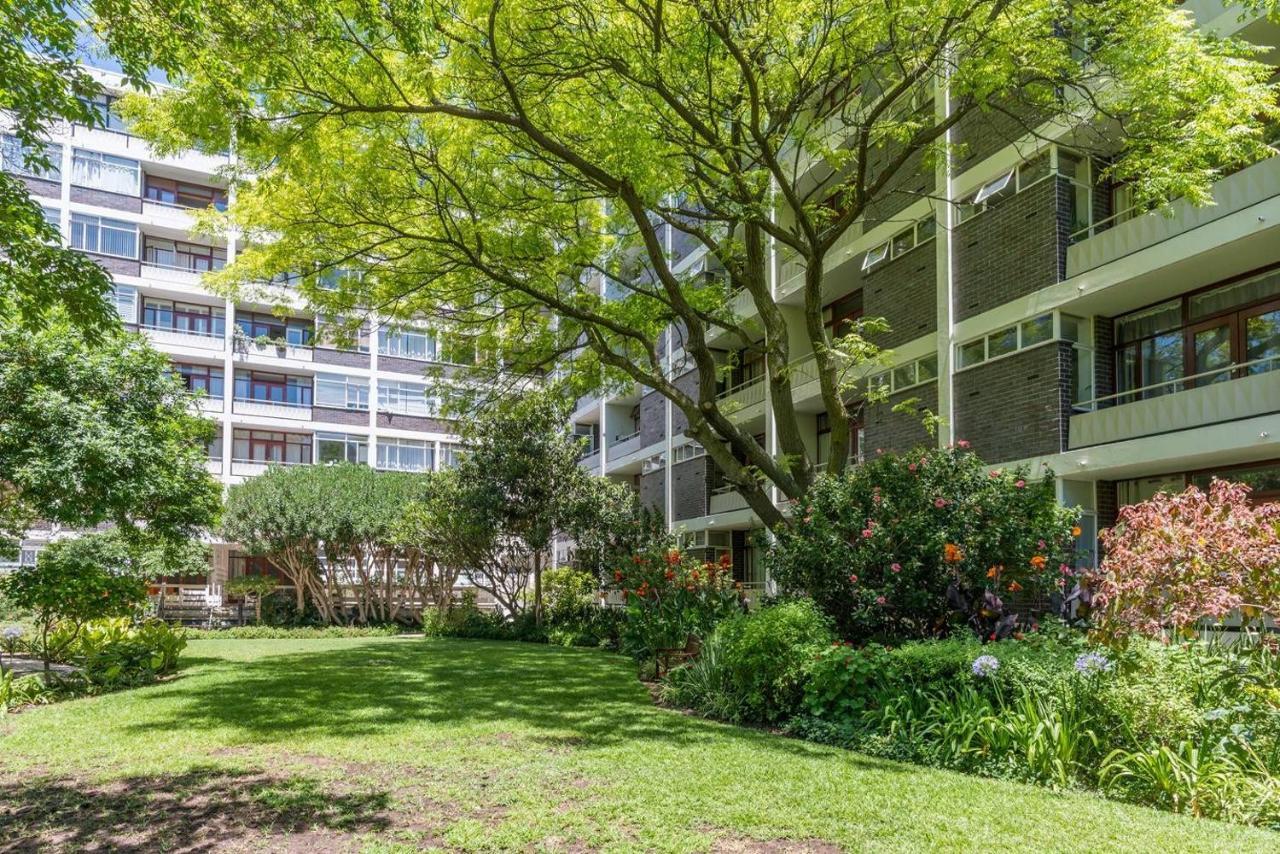 Tranquil Garden Studio With Pool Mountain Views ケープタウン エクステリア 写真
